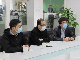 華為江蘇政企南京業(yè)務(wù)部總經(jīng)理王佃平一行到訪云創(chuàng)