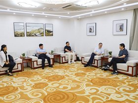 首鋼工學院安晏輝院長、李賀主任一行到訪云創(chuàng)